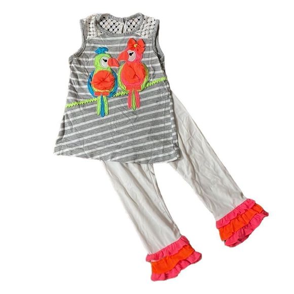 •COUNTING DASIES• Bouqitue style little girls neon parrots outfit in size 4 EUC - Picture 2 of 10